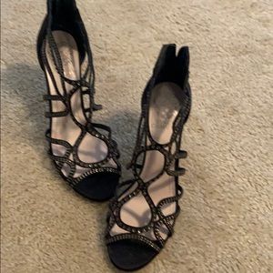 Vince Camuto heels 👠